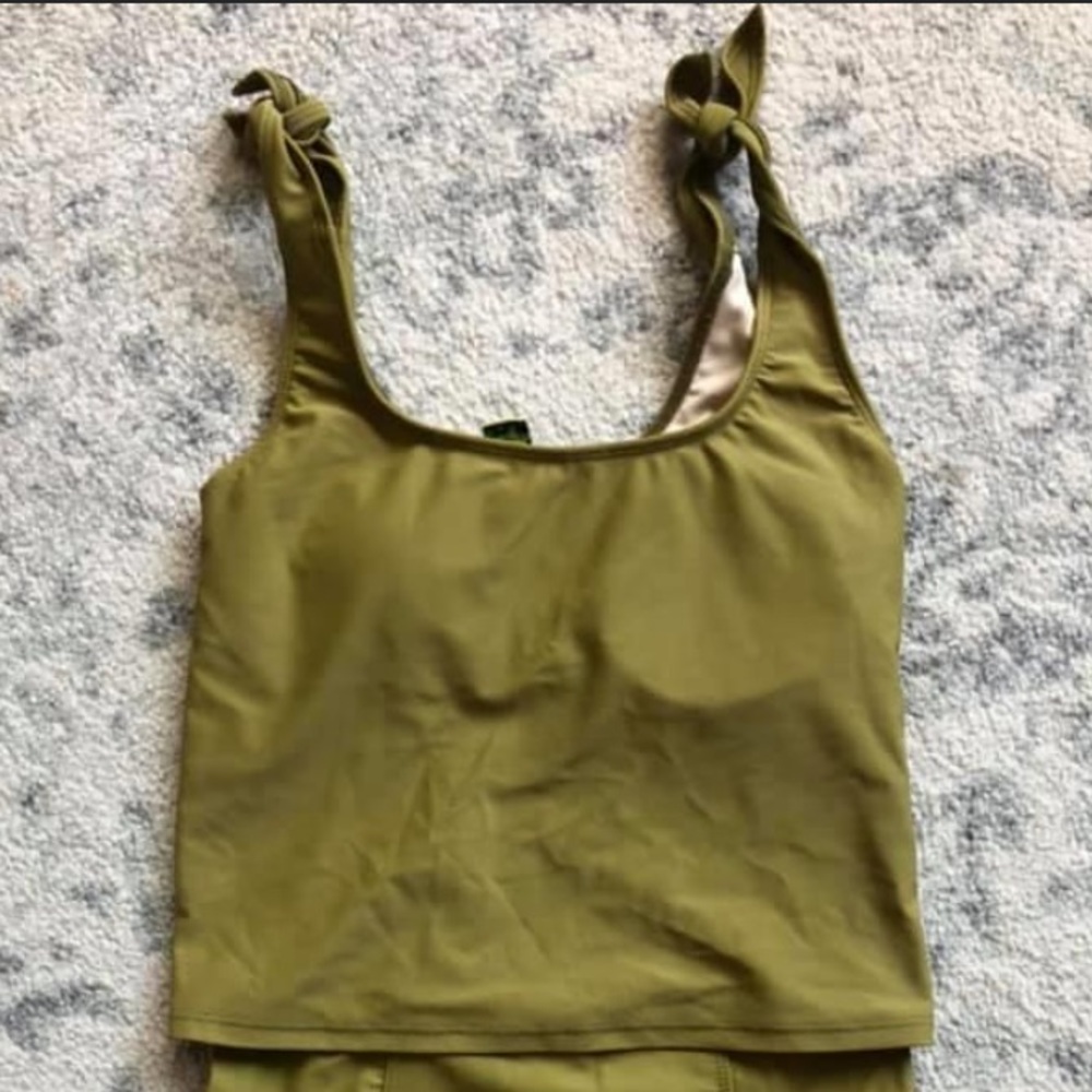 Small, Avocado tank tie top.